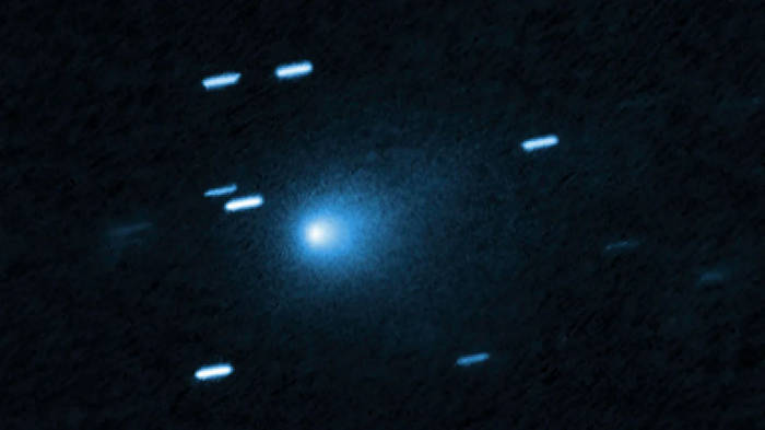 Early image of the comet.