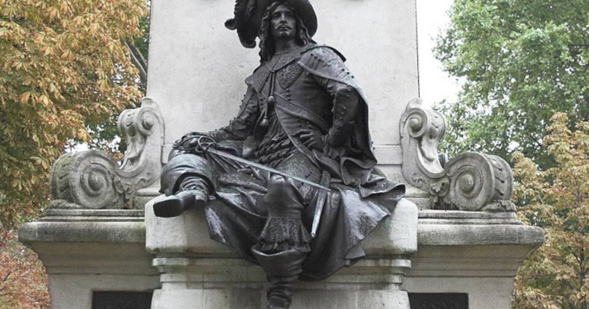 Statue of d'Artagnan by Gustave Doré. Bronze, 1883.